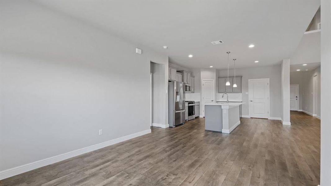 Spacious, unfurnished interior of a new home in Legado, Cleburne (Image 19).