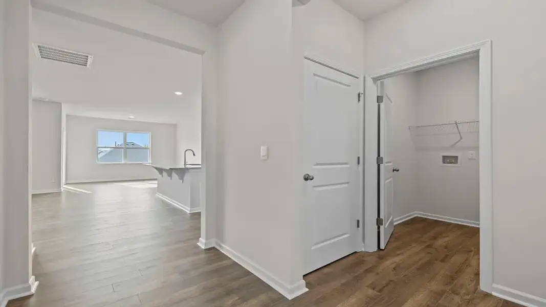Spacious, unfurnished interior of a new home in Sherwood Gardens, Landrum (Image 22).