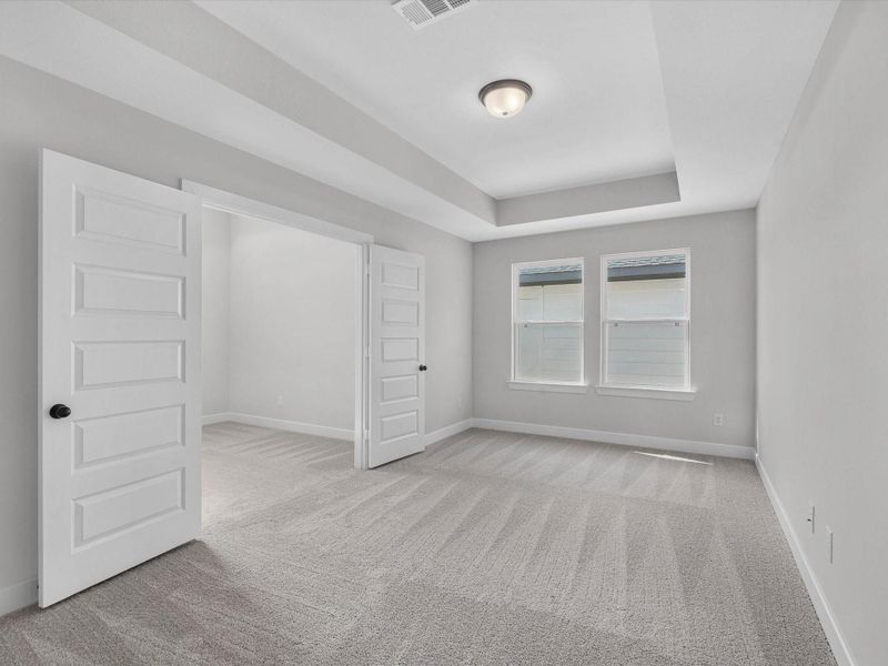 Spacious, unfurnished interior of a new home in Sienna, Missouri City (Image 16).