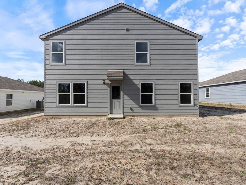 Exterior details and patio area of a home in Shirey Forest - Branches, Lufkin (Image 3).