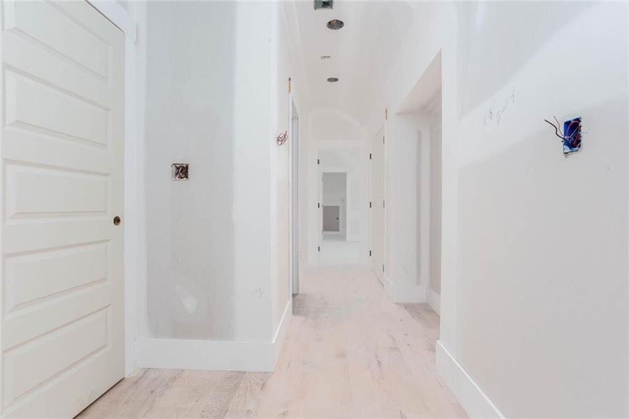 Spacious, unfurnished interior of a new home in , Powder Springs (Image 8).