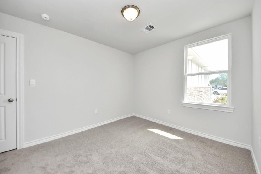 Spacious, unfurnished interior of a new home in Santa Fe, Cleveland (Image 35).