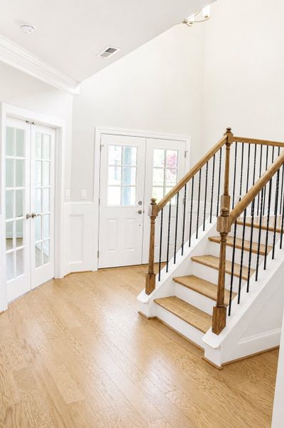 Spacious, unfurnished interior of a new home in Weybridge, Burlington (Image 43).