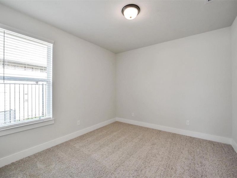 Spacious, unfurnished interior of a new home in Sierra Vista, Rosharon (Image 44).