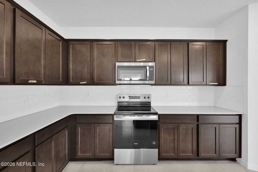 Furnished interior view inside a new home in Hyland Trail, Green Cove Springs (Image 10). Furnished interior view inside a new home in Hyland Trail, Green Cove Springs (Image 10).