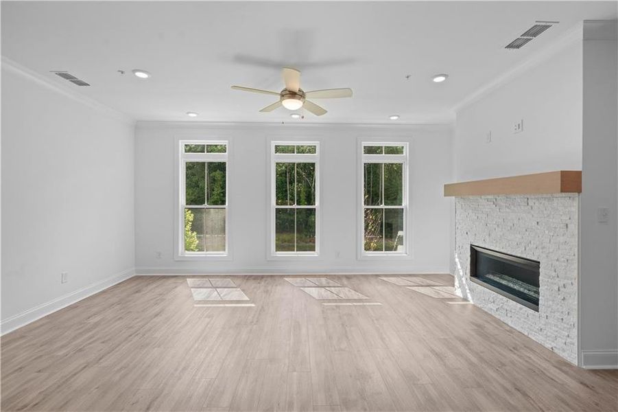 Spacious, unfurnished interior of a new home in Waterhaven, Cumming (Image 27).