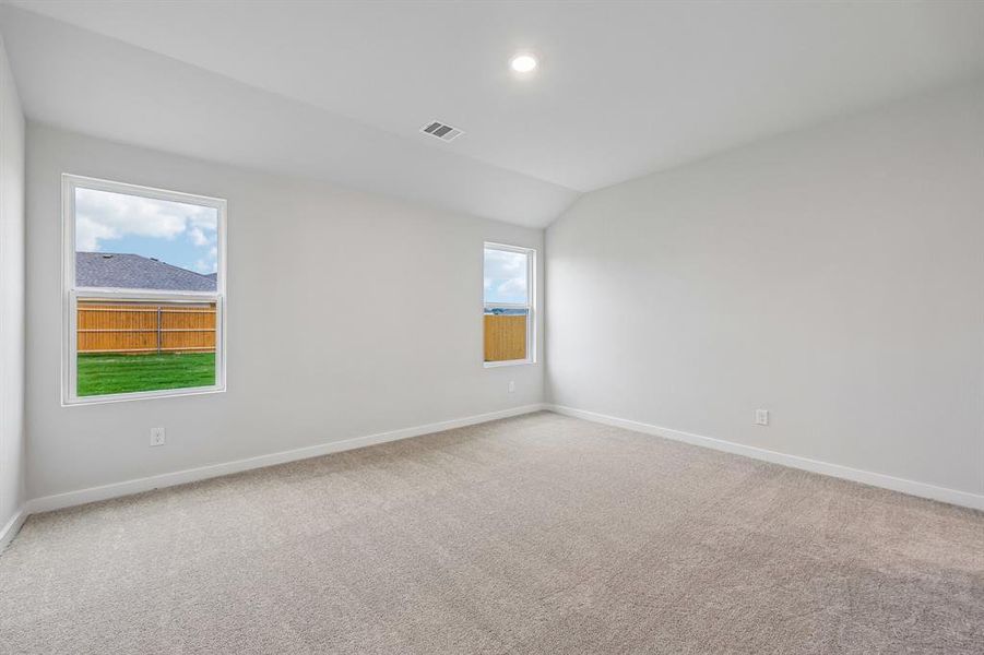 Spacious, unfurnished interior of a new home in Middlefield Village, Dallas (Image 30).