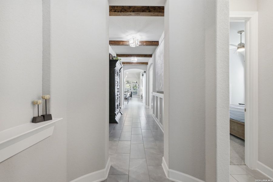 Spacious, unfurnished interior of a new home in Ventana, Bulverde (Image 23).