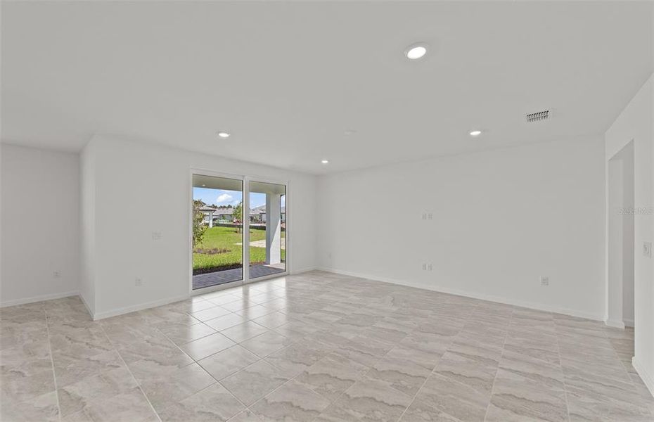 Spacious, unfurnished interior of a new home in Lakespur Wellen Park, Venice (Image 19). Spacious, unfurnished interior of a new home in Lakespur Wellen Park, Venice (Image 19).