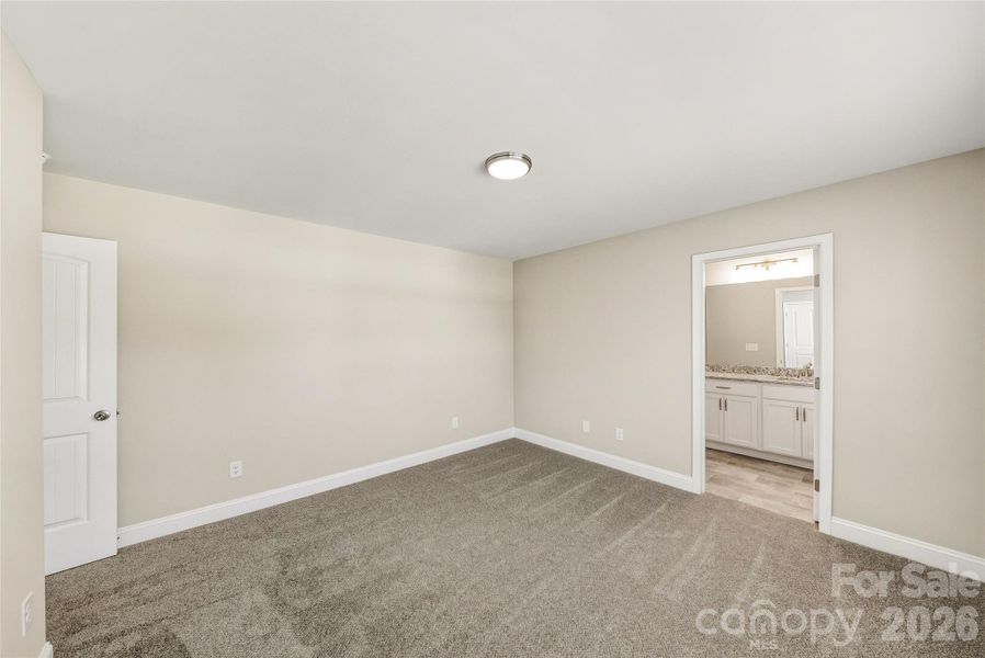 Spacious, unfurnished interior of a new home in , Stanfield (Image 39).