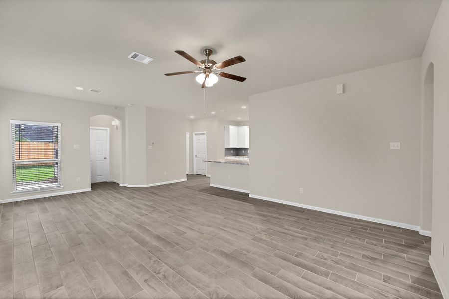 Representative unfurnished interior of a home built from the Floor Plan 1427 by Colina Homes in River Ranch, Dayton (Image 30).