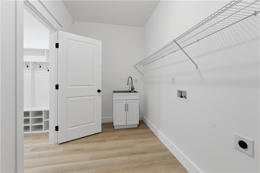 Spacious, unfurnished interior of a new home in , Cartersville (Image 35).