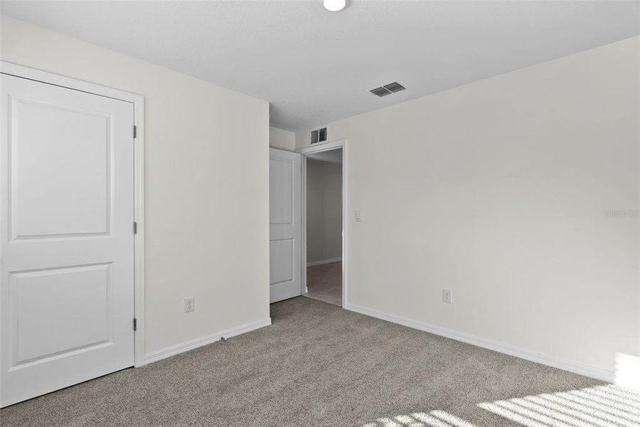 Spacious, unfurnished interior of a new home in Pine Creek, Spring Hill (Image 31).