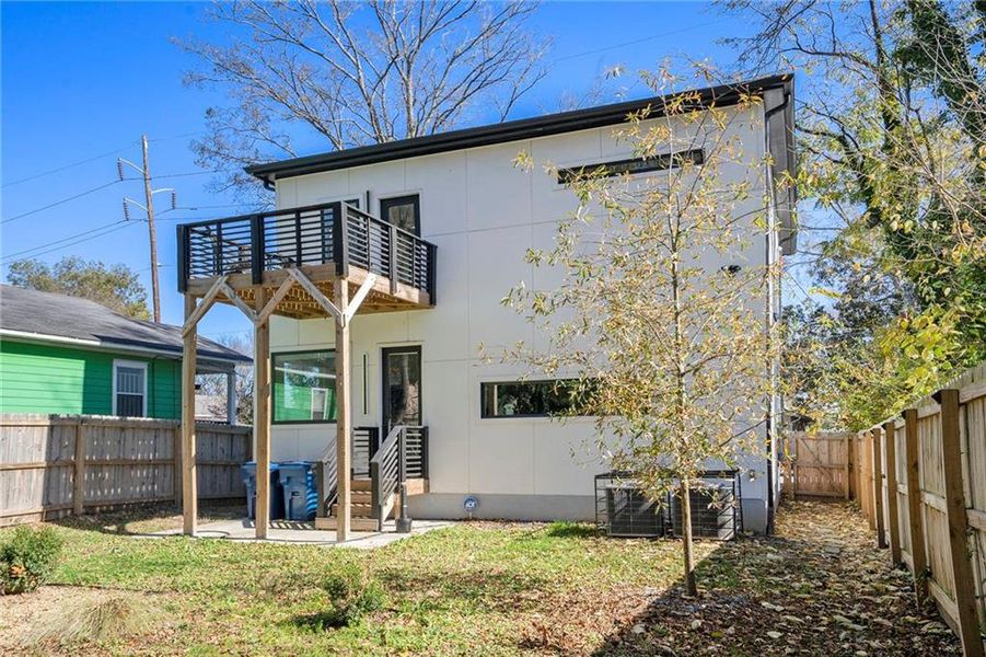 Exterior details and patio area of a home in , Atlanta (Image 19).