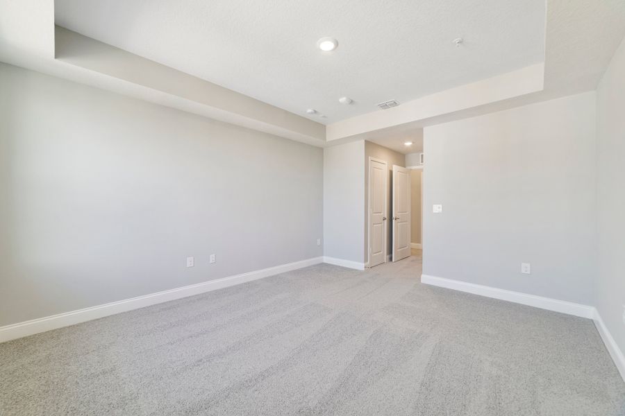 Spacious, unfurnished interior of a new home in Gatherings® of Lake Nona, Orlando (Image 29).