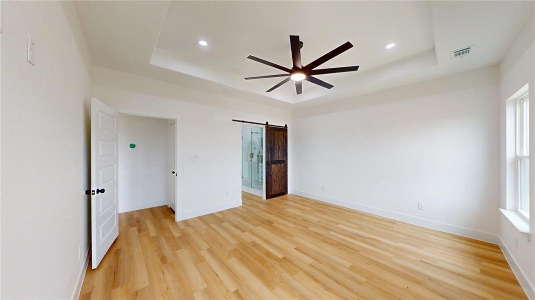Spacious, unfurnished interior of a new home in , Greenville (Image 27).