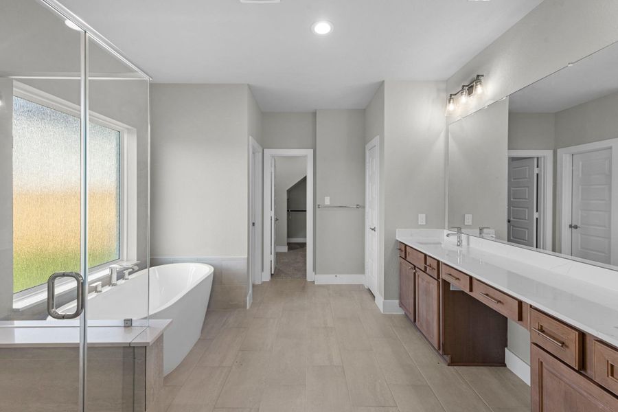Furnished interior view inside a new home in Briarwood Crossing, Rosenberg (Image 8).