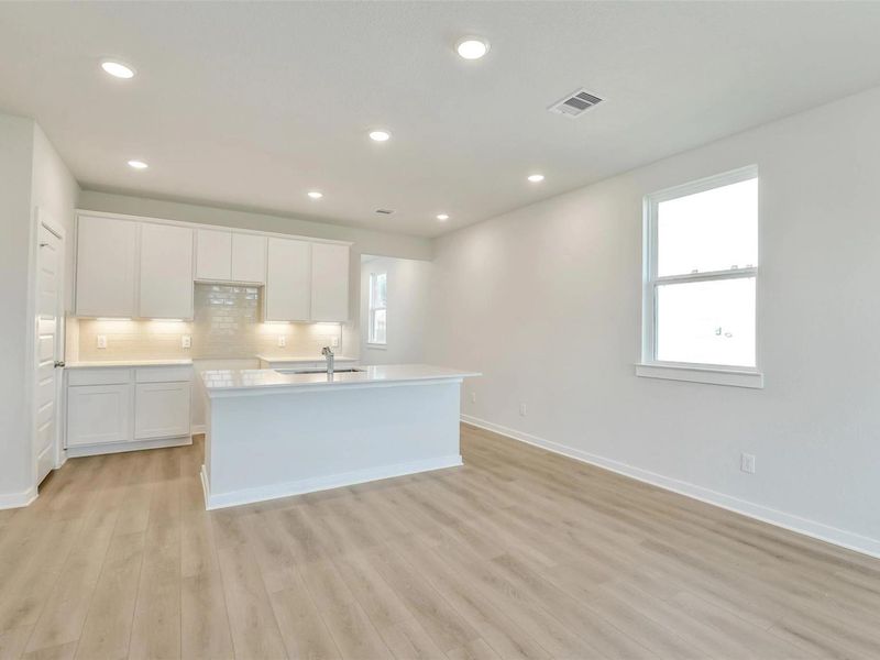 Spacious, unfurnished interior of a new home in Liberty Estates, Cleveland (Image 15).