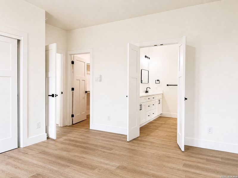 Spacious, unfurnished interior of a new home in , San Antonio (Image 21).