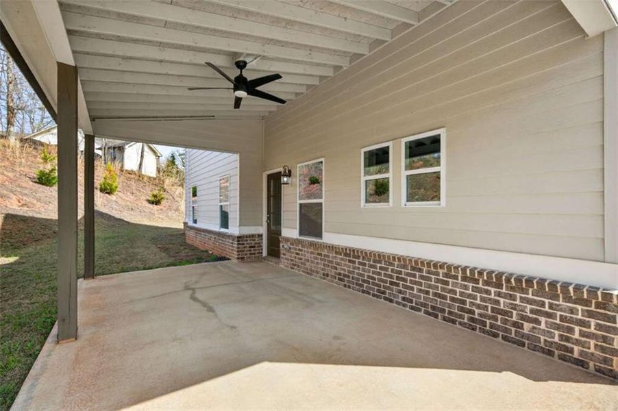 Exterior details and patio area of a home in , Gainesville (Image 4).
