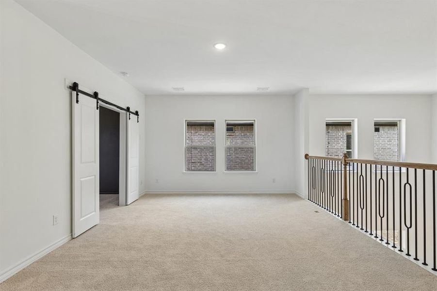 Spacious, unfurnished interior of a new home in Cambridge Manor, North Richland Hills (Image 24).
