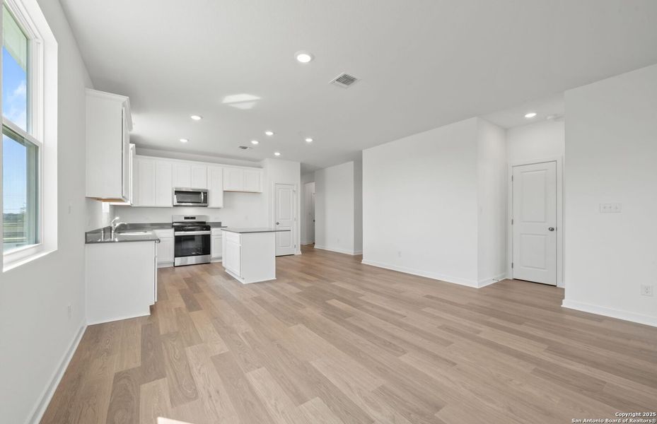 Spacious, unfurnished interior of a new home in Alto, San Marcos (Image 16). Spacious, unfurnished interior of a new home in Alto, San Marcos (Image 16).
