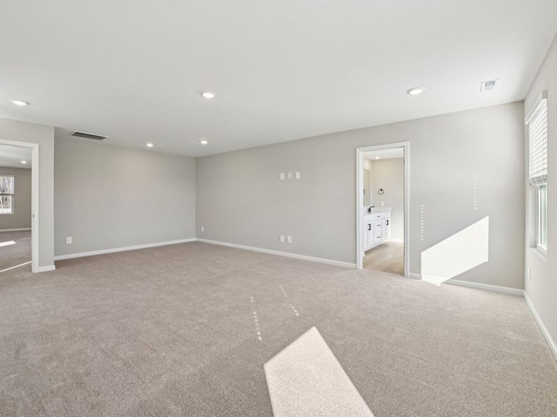 Spacious, unfurnished interior of a new home in Watkins Glen, Raleigh (Image 18).