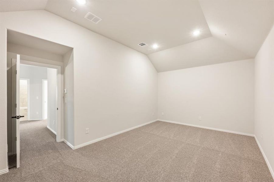 Spacious, unfurnished interior of a new home in Waterscape Classic 60s, Royse City (Image 19). Spacious, unfurnished interior of a new home in Waterscape Classic 60s, Royse City (Image 19).