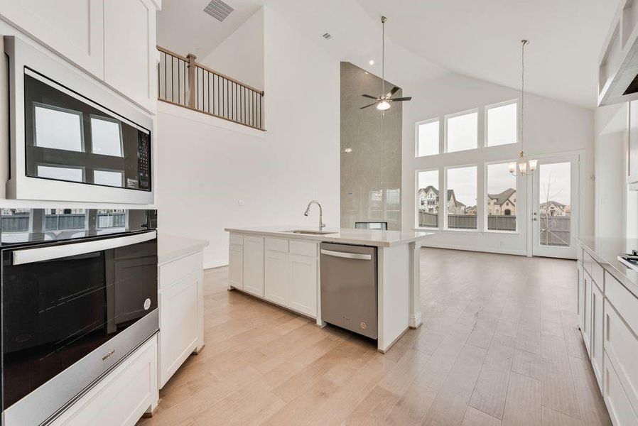 Furnished interior view inside a new home in Prairie Ridge, Midlothian (Image 6). Furnished interior view inside a new home in Prairie Ridge, Midlothian (Image 6).