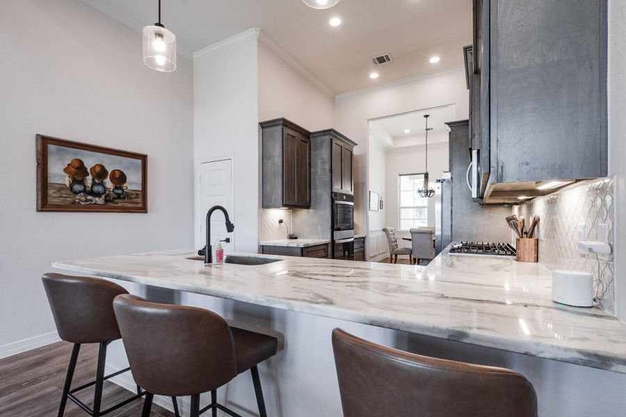 Furnished interior view inside a new home in , Anahuac (Image 19).