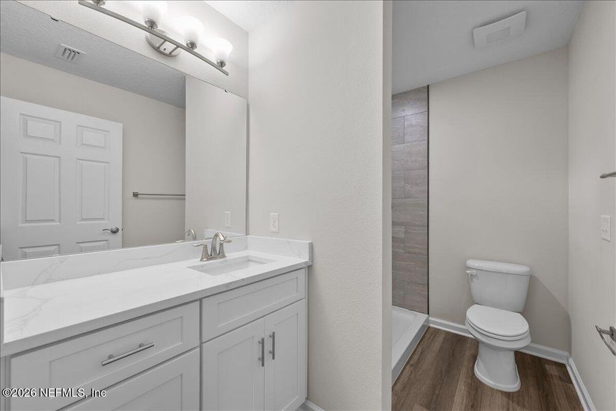 Furnished interior view inside a new home in , Palatka (Image 6).