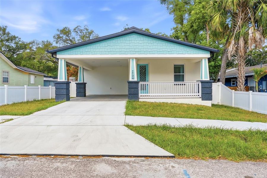 Exterior details and patio area of a home in , Tampa (Image 23).