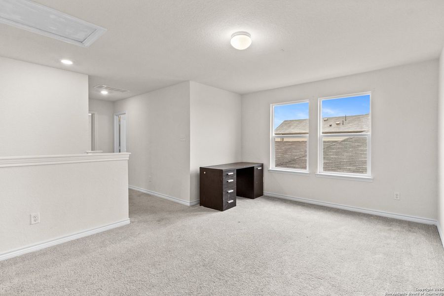 Spacious, unfurnished interior of a new home in , New Braunfels (Image 16).