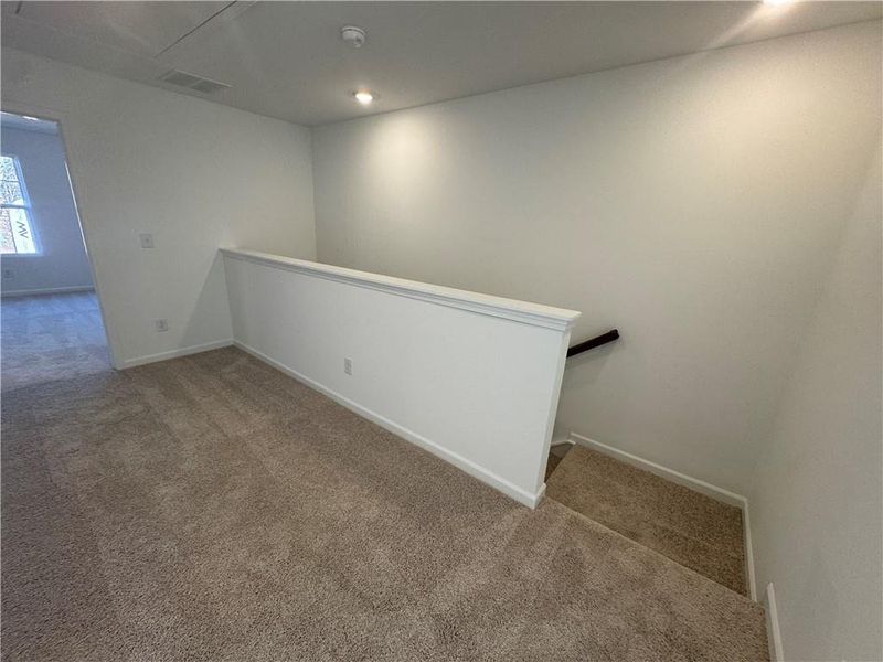 Spacious, unfurnished interior of a new home in Laurelwood, Douglasville (Image 10).