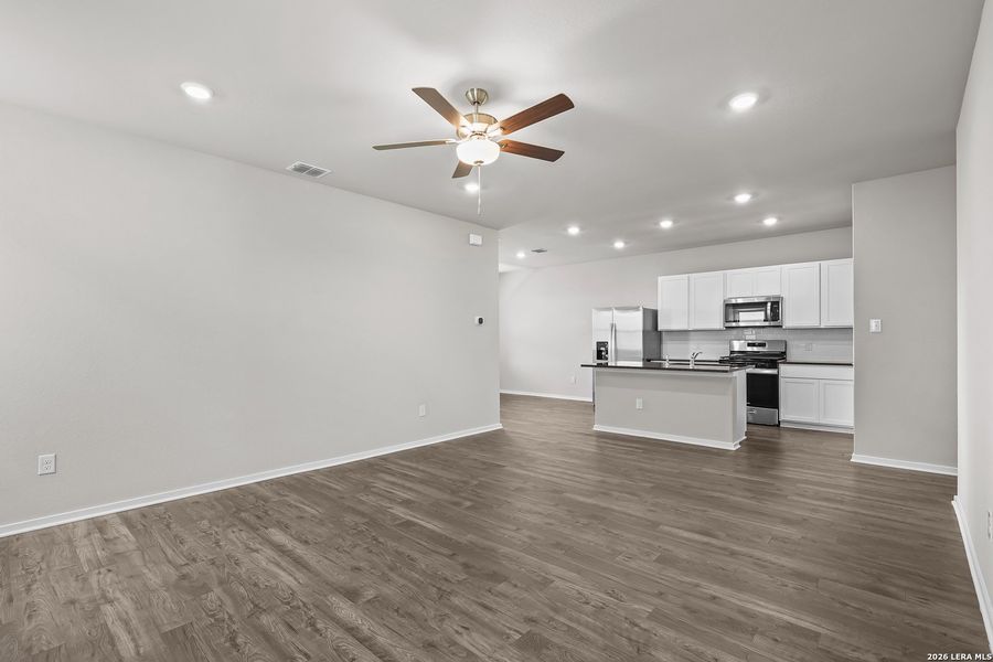 Spacious, unfurnished interior of a new home in The Parklands, Schertz (Image 27). Spacious, unfurnished interior of a new home in The Parklands, Schertz (Image 27).