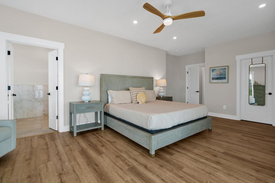 Furnished interior view inside a new home in , Edisto Island (Image 64).