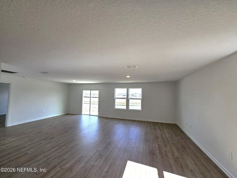 Spacious, unfurnished interior of a new home in Rookery, Green Cove Springs (Image 20).