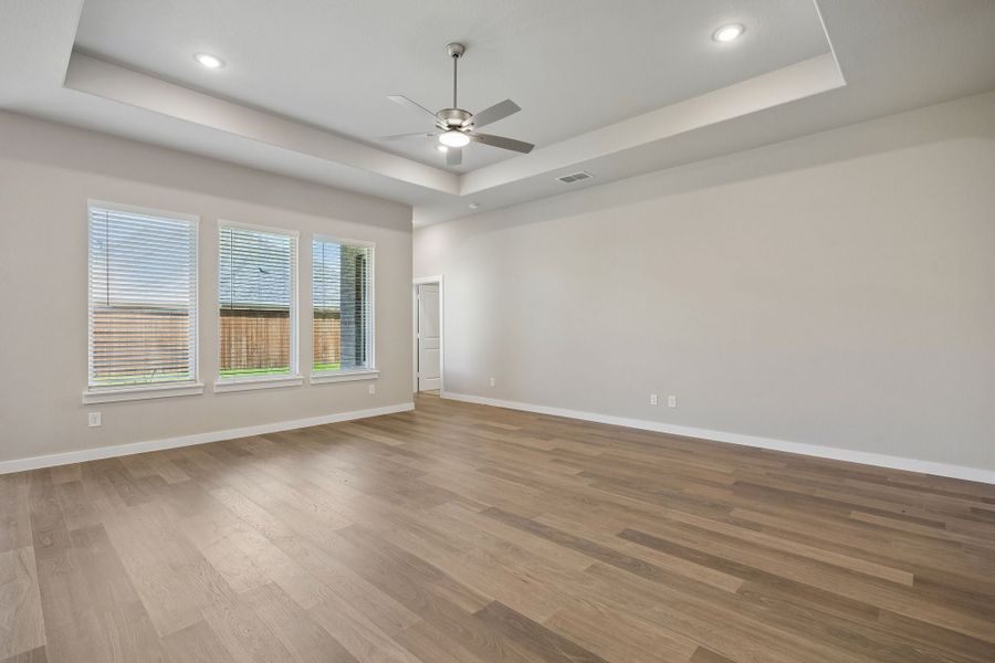 Spacious, unfurnished interior of a new home in Dove Hollow, Waxahachie (Image 21). Spacious, unfurnished interior of a new home in Dove Hollow, Waxahachie (Image 21).