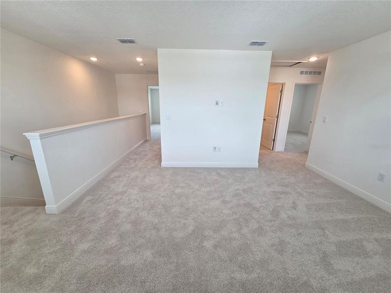 Spacious, unfurnished interior of a new home in Villamar, Winter Haven (Image 41).