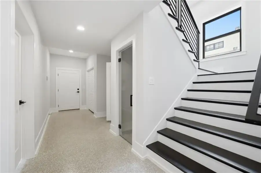 Spacious, unfurnished interior of a new home in , Roswell (Image 24).