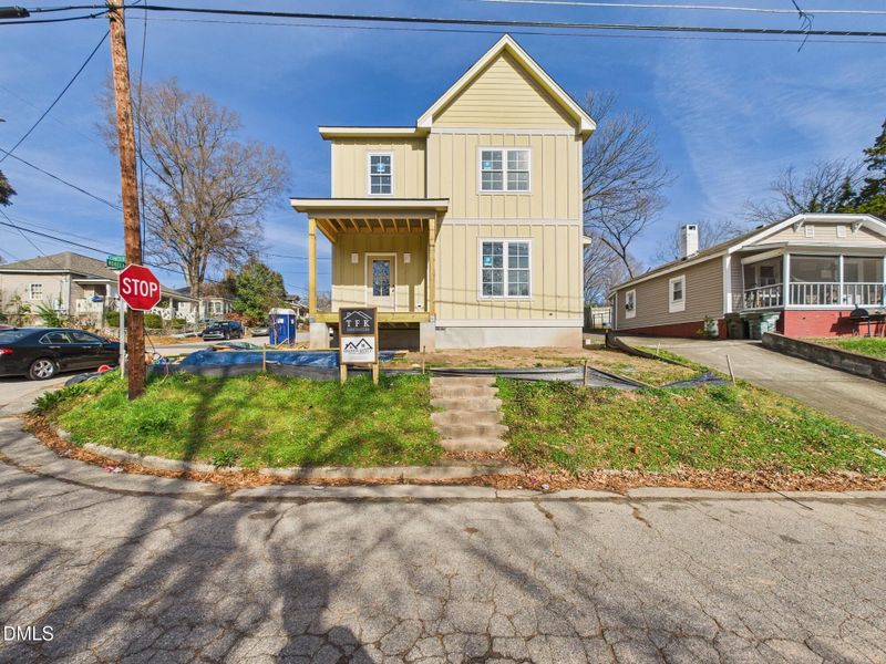 CAM01608G0-PR0121-STILL001