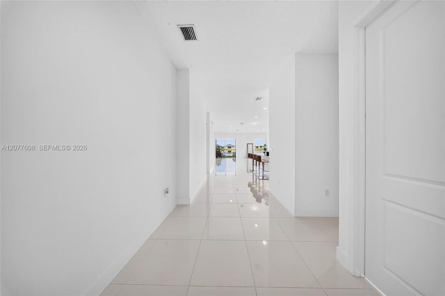 Spacious, unfurnished interior of a new home in , Immokalee (Image 23).