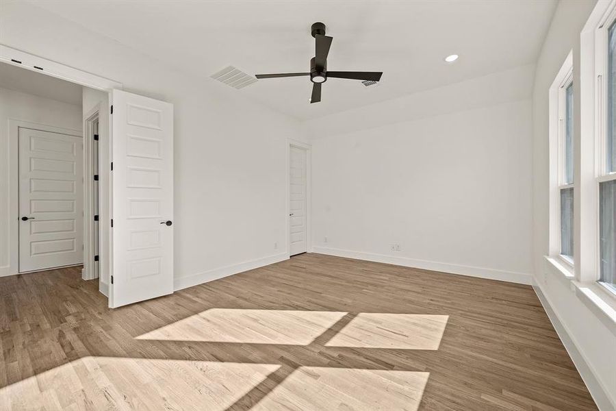 Spacious, unfurnished interior of a new home in Rolling Creek Ranch, Aledo (Image 21).