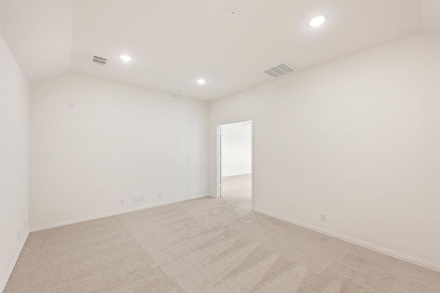 Spacious, unfurnished interior of a new home in Wildflower Ranch 60-65, Fort Worth (Image 30). Spacious, unfurnished interior of a new home in Wildflower Ranch 60-65, Fort Worth (Image 30).