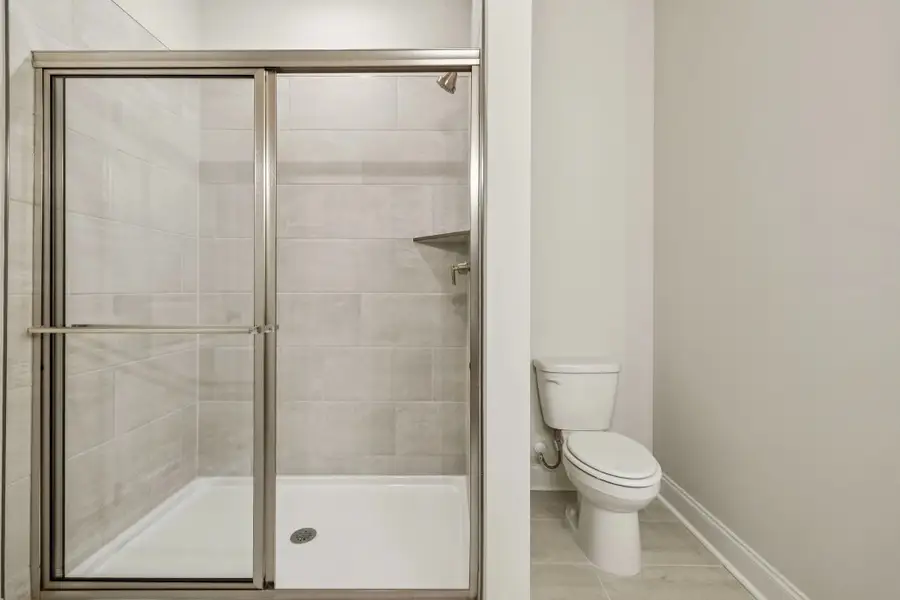 Furnished interior view inside a new home in Cades Bluff, Lebanon (Image 10).