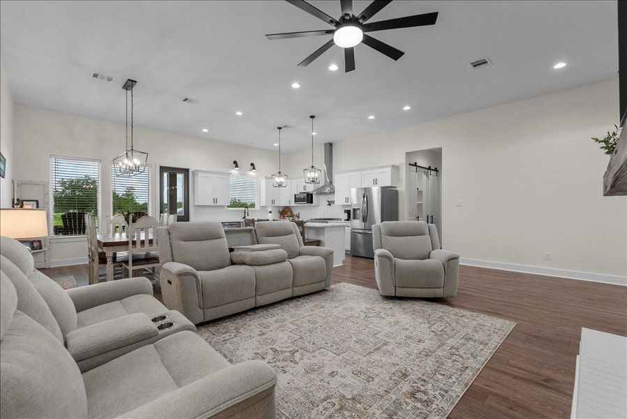 Furnished interior view inside a new home in , Santa Fe (Image 7).