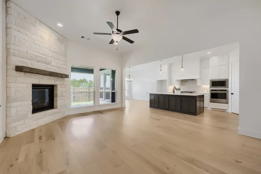 501 Splitrock - Living Area