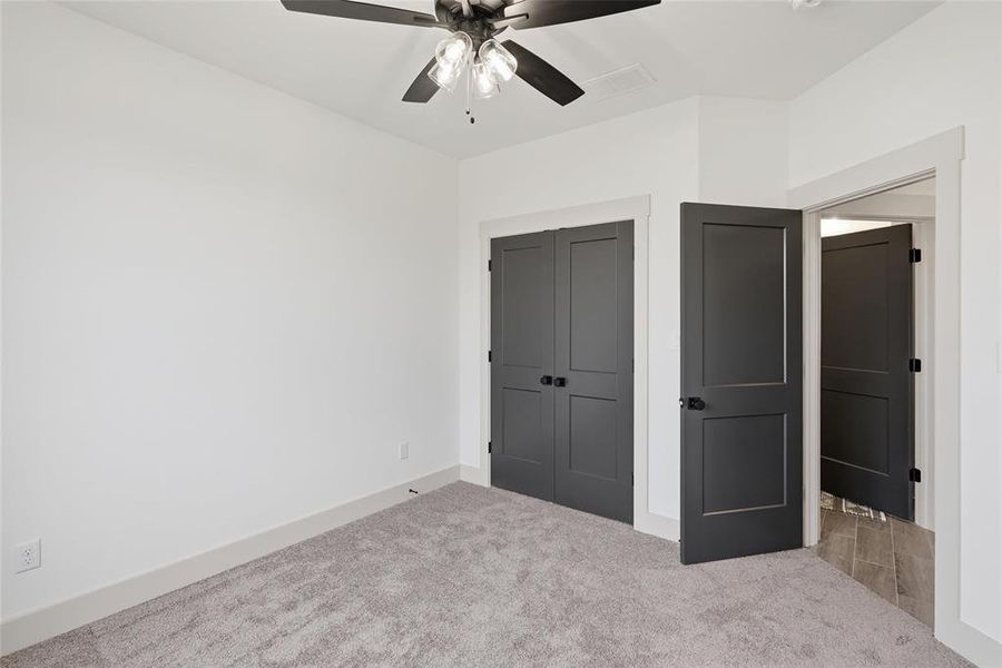 Spacious, unfurnished interior of a new home in , Tolar (Image 21).