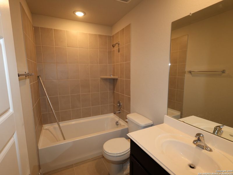 Furnished interior view inside a new home in Winding Brook, San Antonio (Image 11). Furnished interior view inside a new home in Winding Brook, San Antonio (Image 11).