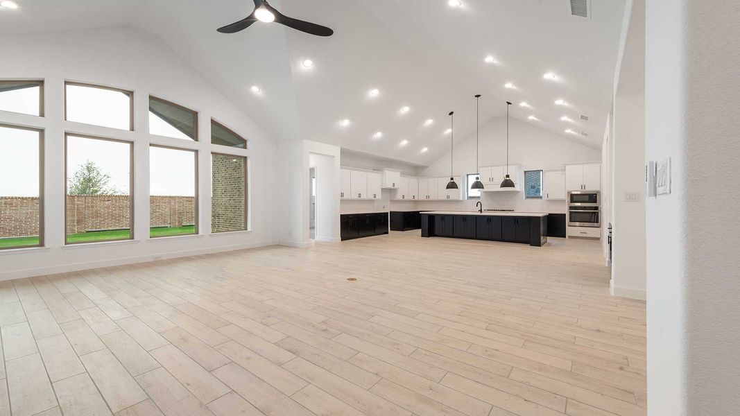 Spacious, unfurnished interior of a new home in The Woodlands Hills, Willis (Image 9).